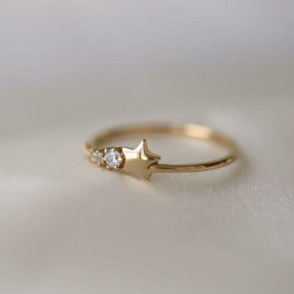 1.00Ct Round Moissanite Diamond Ring Shooting Star Engagement Ring 14K Yellow Gold Ring