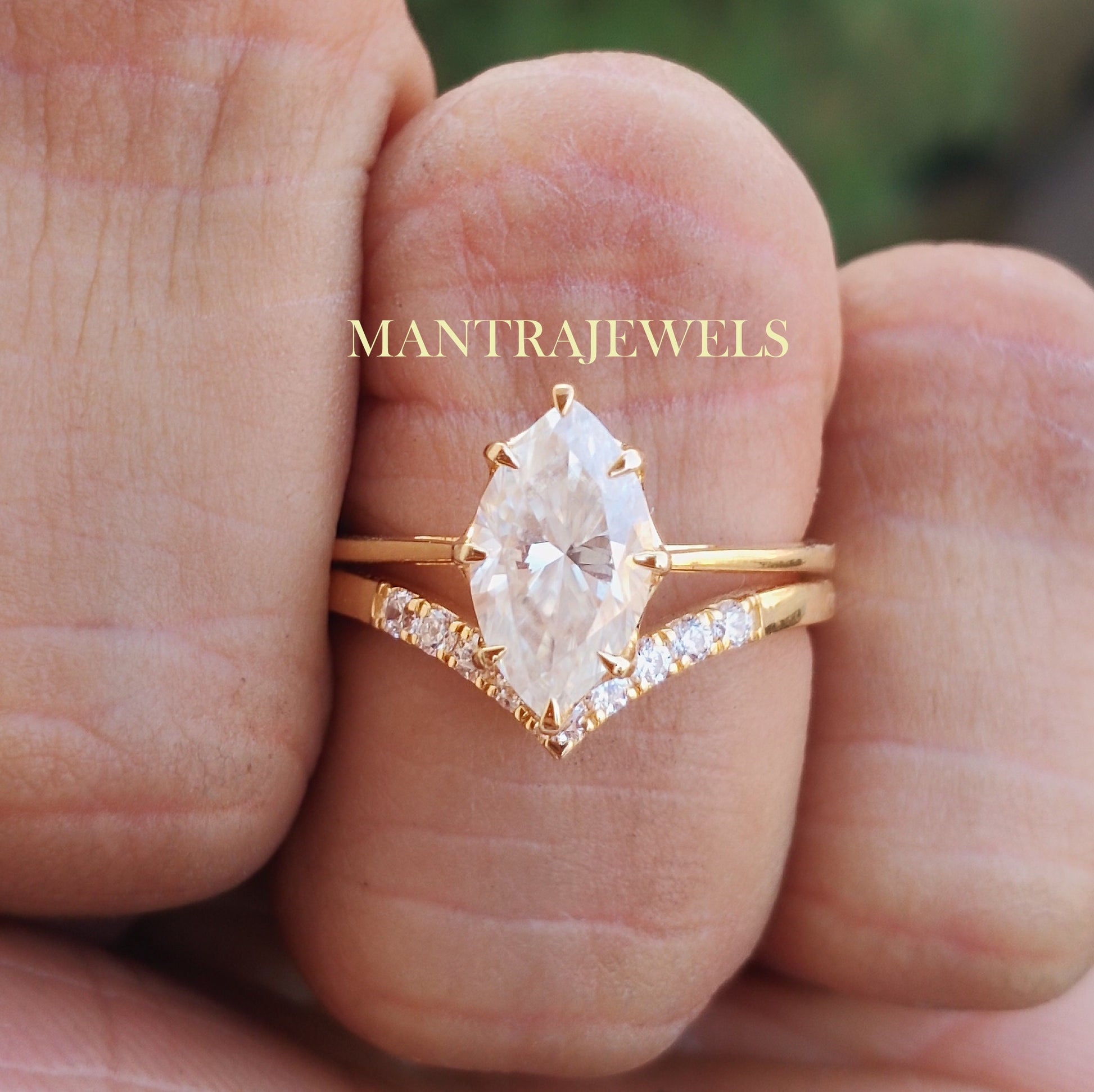 2CT Marquise and Round Cut Halo Moissanite Diamond Ring with V Shape Wedding Ring Set White Yellow Gold Ring Engagement Ring Christmas Gift