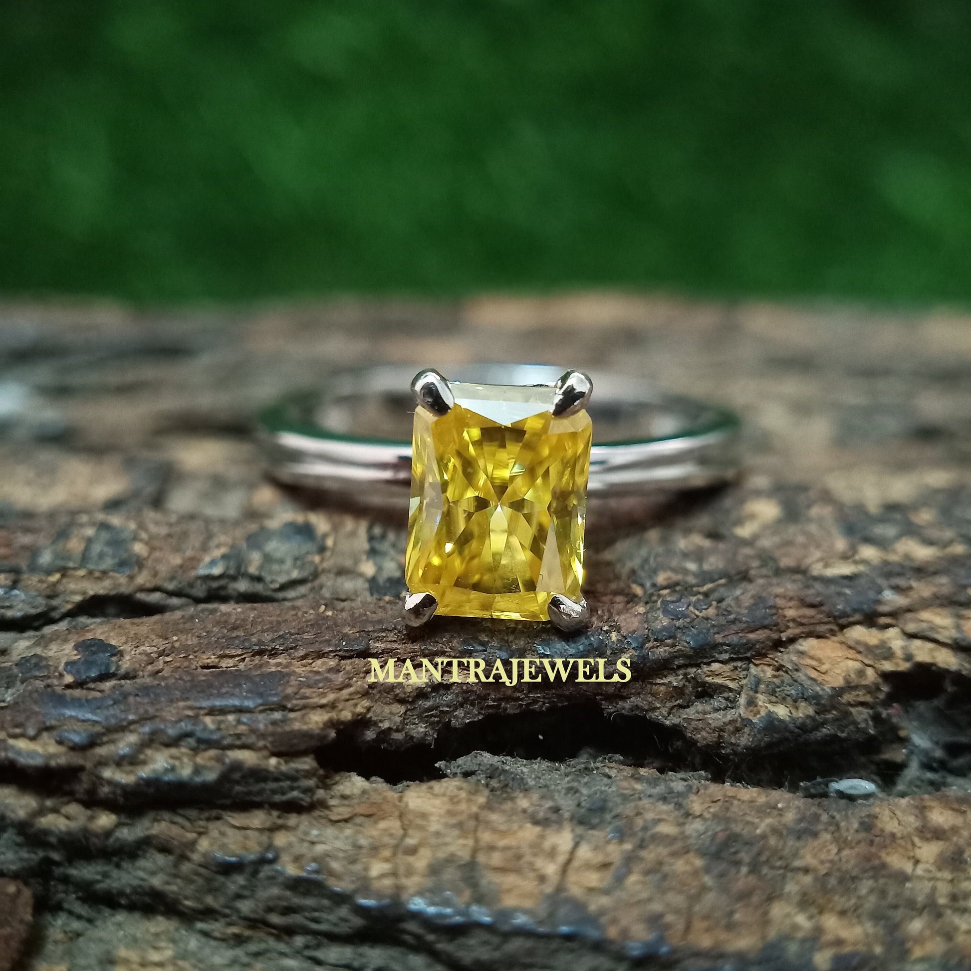 Canary Yellow Radiant Cut Moissanite Ring, Solitaire Diamond Engagement Ring, Simple and Elegant Women's Wedding Ring, Dainty Bridal Ring.