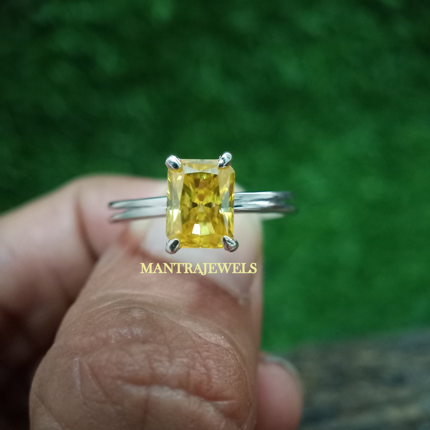 Canary Yellow Radiant Cut Moissanite Ring, Solitaire Diamond Engagement Ring, Simple and Elegant Women's Wedding Ring, Dainty Bridal Ring.