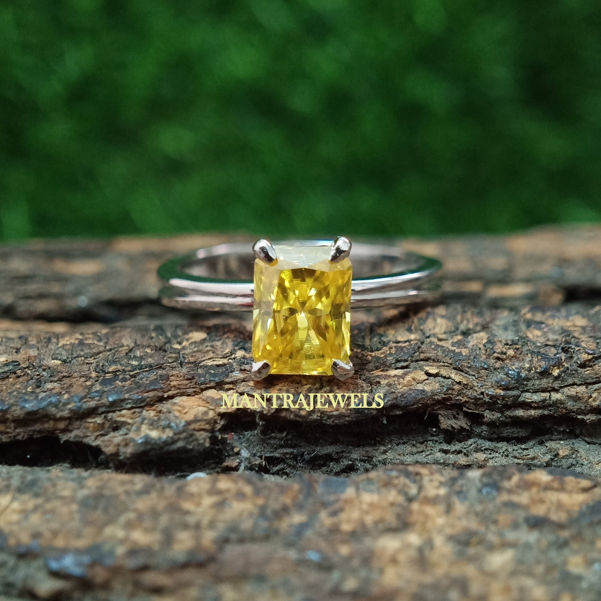 Canary Yellow Radiant Cut Moissanite Ring, Solitaire Diamond Engagement Ring, Simple and Elegant Women's Wedding Ring, Dainty Bridal Ring.