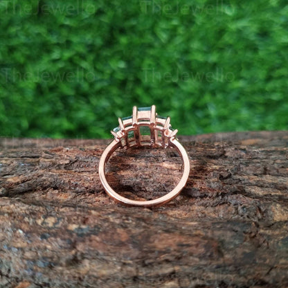 Emerald Moss agate Engagement Ring / rose Gold Vintage Engagement Ring / Unique baguette Cut mossagate Ring / Green Agate Bridal Ring