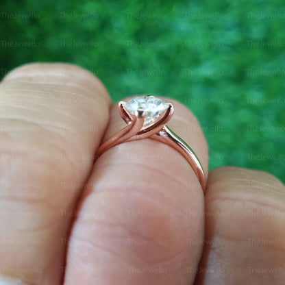 Rose Gold Round Moissanite Ring Classic 4 Prong Solitaire Round Cut Engagement Ring Knife Edge Pointed Prong Wedding Ring